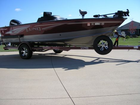 2018 Lund  1775 Impact SS Fishing boat for sale in Dubuque, IA - image 1 